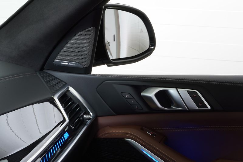 BMW X7 M60i,Xdrive,ČR,DPH,25000KM - fotka 17 z 46