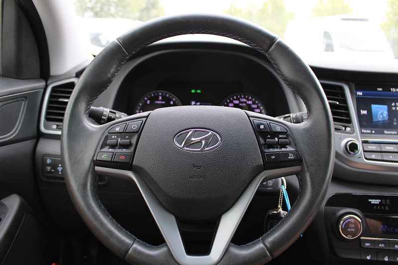 Hyundai Tucson 1,7 CRDi 104 kw - fotka 13 z 22