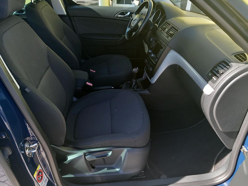Škoda Yeti (2011) 1,6TDi TOPSTAV 1.MAJ. NOVÁ STK - fotka 17 z 39