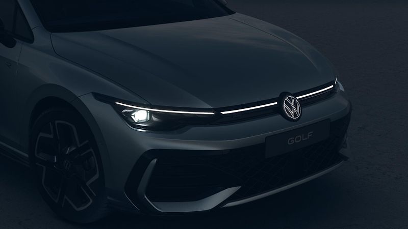 Volkswagen Golf R-Line People 2,0 TDI 7DSG - fotka 6 z 9