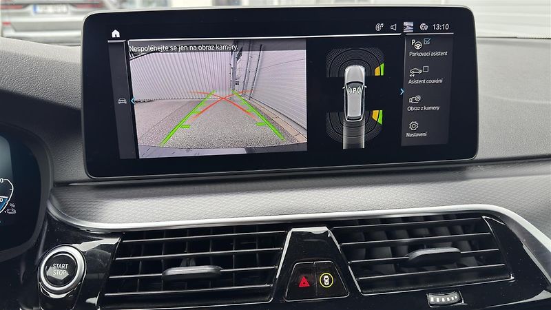 BMW Řada 5 530e xDrive Mpaket - fotka 13 z 14