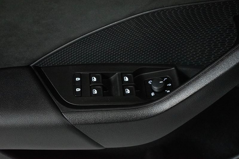 Škoda Octavia RS 2.0 TDI 147kW 4x4*DPH*ČR 1M - fotka 14 z 33