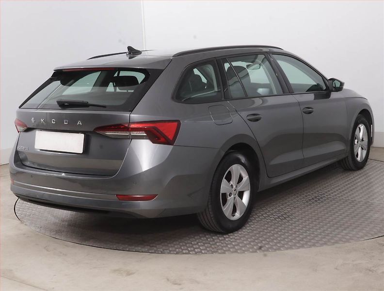 Škoda Octavia (2022) 2.0 TDI, Automat, Serv.kniha - fotka 5 z 16