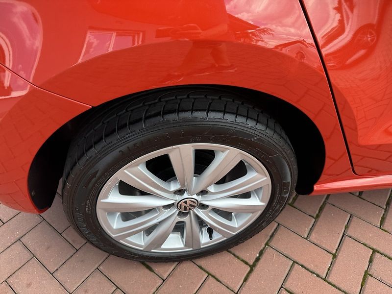 Volkswagen Polo (2011) 1.4i Style Klima Panorama - fotka 45 z 48
