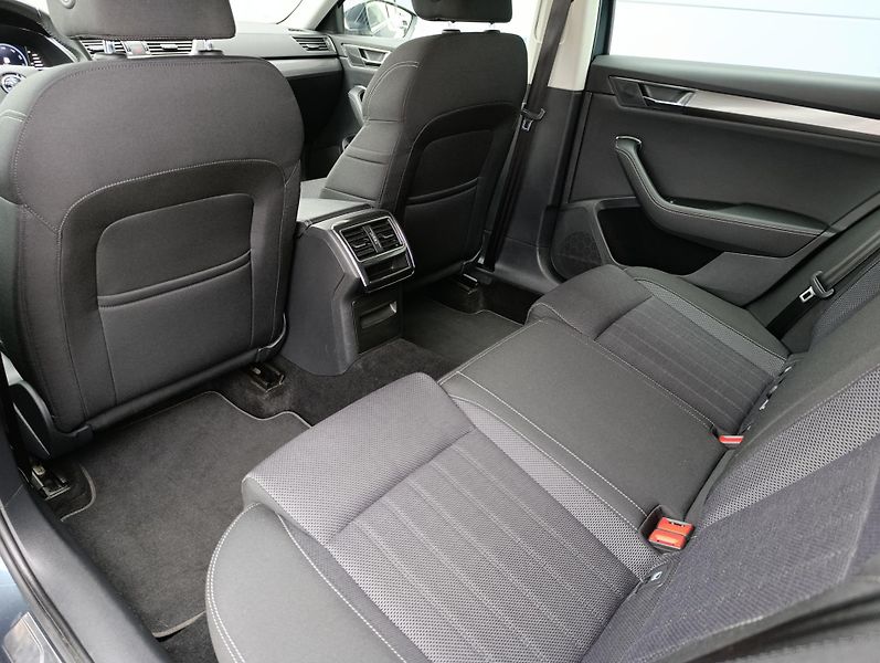 Škoda Superb 2.0TDI 147kW STYLE VIRTUAL DPH - fotka 13 z 29
