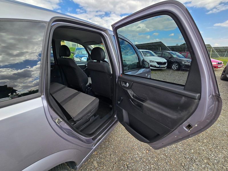 Opel Meriva (2005) 1.3 CDTi Enjoy - fotka 18 z 23