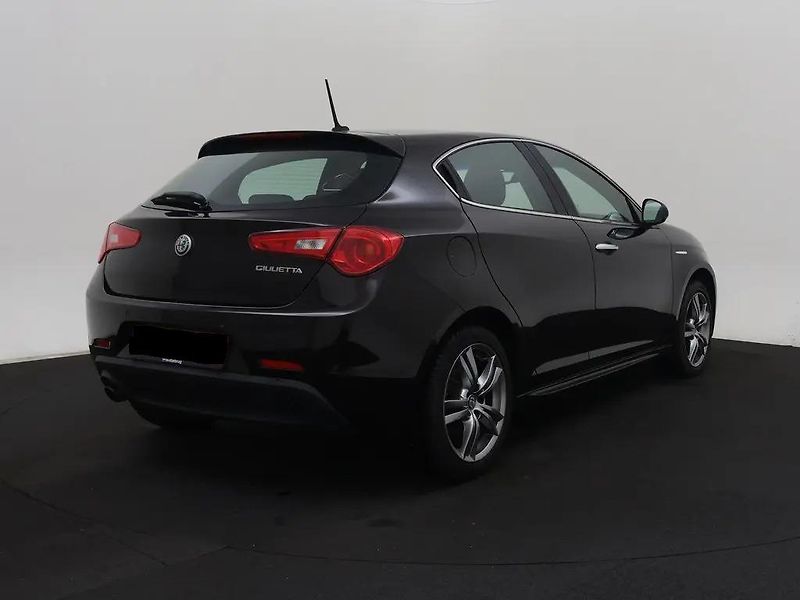 Alfa Romeo Giulietta 1.4T Aut. MultiAir 125kW Super - fotka 2 z 11