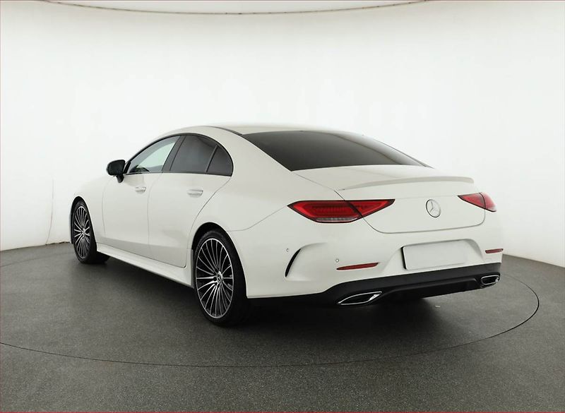 Mercedes-Benz CLS (2022) 400 d 4MATIC - fotka 4 z 18
