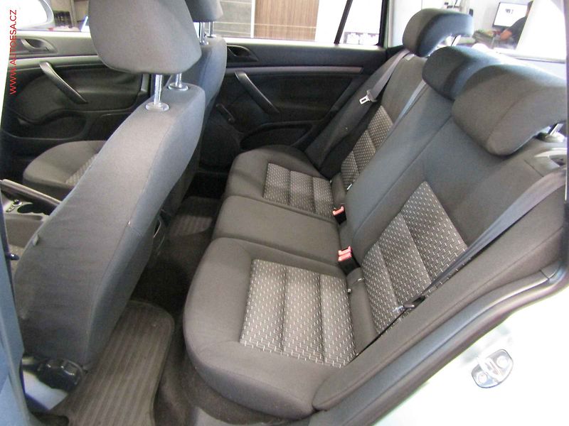 Škoda Octavia (2011) 1.6 TDi, 2.maj,ČR, servis - fotka 10 z 19