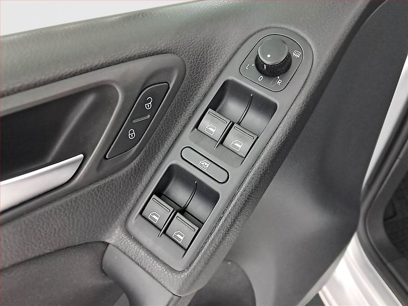 Volkswagen Golf (2012) 1.2 TSI, Tempomat - fotka 16 z 18