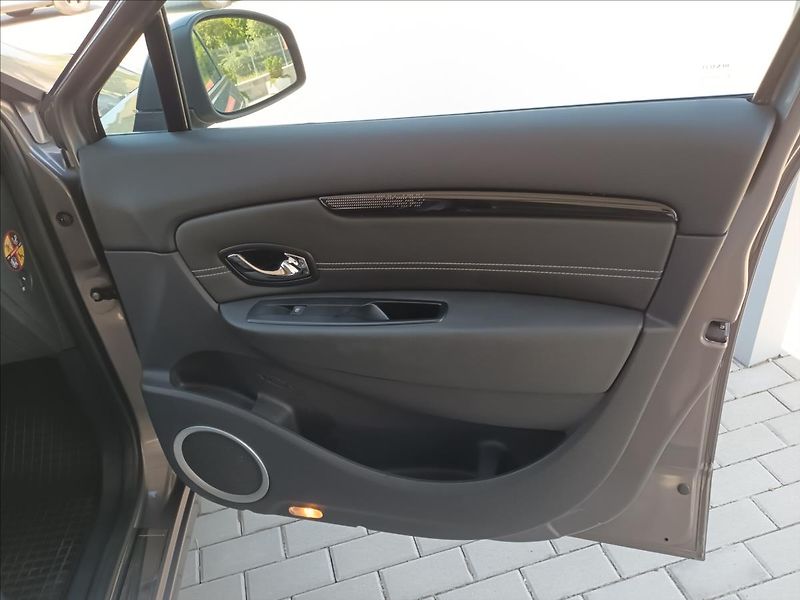 Renault Scénic 1,6 dCi,96kw,ČR,TAŽNÉ,KOLA - fotka 23 z 44