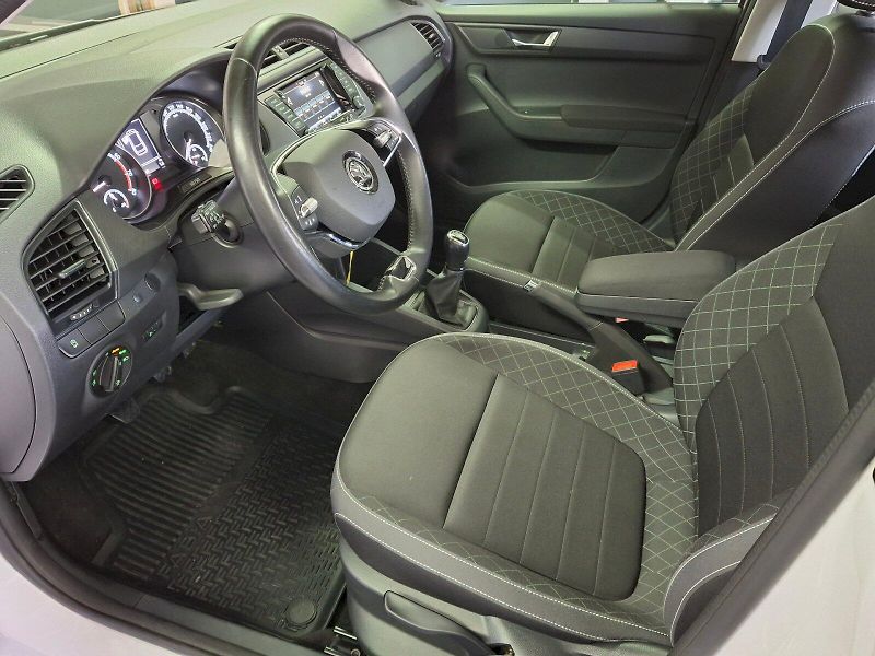 Škoda Fabia (2022) Combi Ambition Plus 1,0TSi 70k - fotka 6 z 32