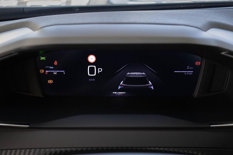 Peugeot 2008 ALLURE Hybrid 145 e-DCS6 - fotka 12 z 16