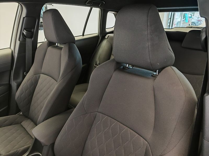 Toyota Corolla Cross 2.0 Hybrid (197 k) Comfort 4x4 - fotka 18 z 43