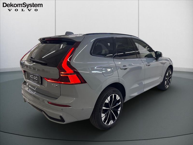 Volvo XC60 2,0 XC60T8 Ultra Dark   0347 - fotka 3 z 16