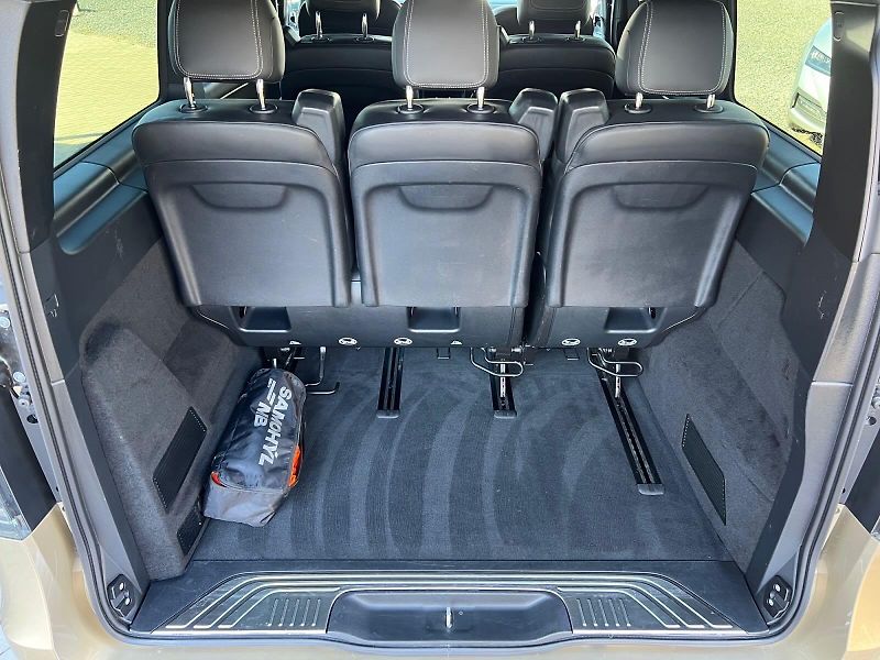Mercedes-Benz Třídy V (2024) EXCLUSIVE 300d AMG TAŽNÝ 4x4 - fotka 20 z 28