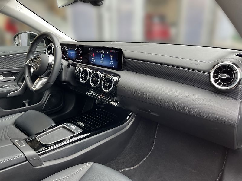 Mercedes-Benz CLA Třída 250e Shooting Brake EQ - fotka 15 z 21