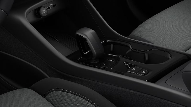 Volvo XC40 (2026) B3 BLACK EDITION PLUS AUT - fotka 9 z 17