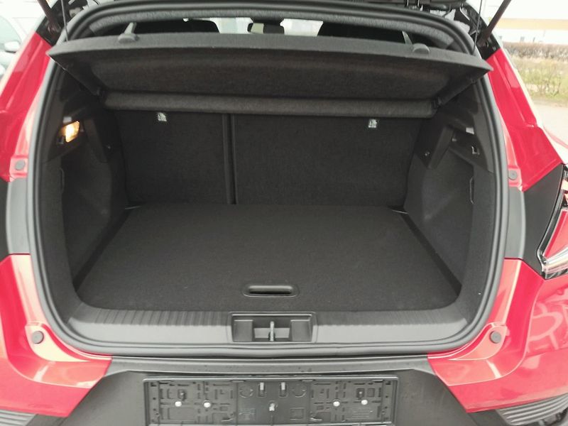 Renault Captur (2026) techno mild hybrid 140 EDC - fotka 13 z 27