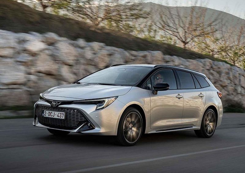 Modely Toyoty jsou nyní k mání s velkými slevami. Například kupující Corolly Sedan můžou ušetřit 130 000 Kč