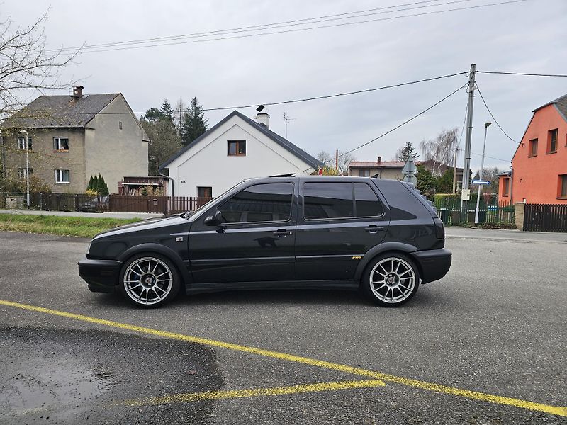 Volkswagen Golf (1992) 3 VR6, USA LOOK, ŠÍBR  - fotka 2 z 18