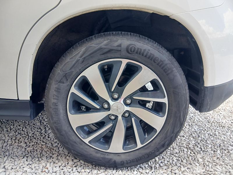Mitsubishi ASX 2.3 Di-D AWD ČR 2.MAJ - fotka 31 z 33