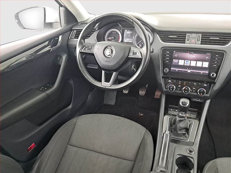 Škoda Octavia (2018) Style 1.5 TSI, Navi, Tempomat - fotka 7 z 16