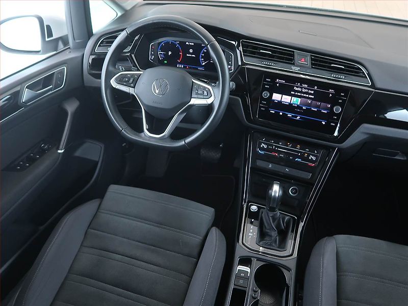 Volkswagen Touran (2023) 2.0 TDI - fotka 7 z 12