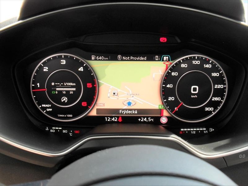 Audi TT 2,0 TDI Ultra 135Kw S-Line LED - fotka 21 z 29