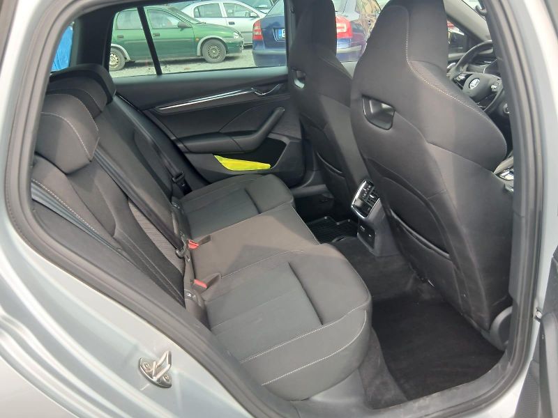 Škoda Octavia 2.0 TDI,STYLE INDIVIDUAL - fotka 49 z 58