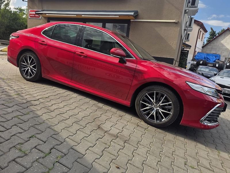 Toyota Camry 2.5-1.MAJ-HYBRID-AUTOMAT - fotka 14 z 15