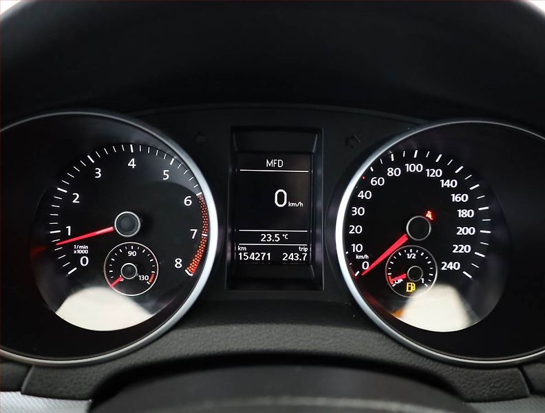 Volkswagen Golf (2013) 1.4 TSI, Serv.kniha, Xenony - fotka 9 z 20