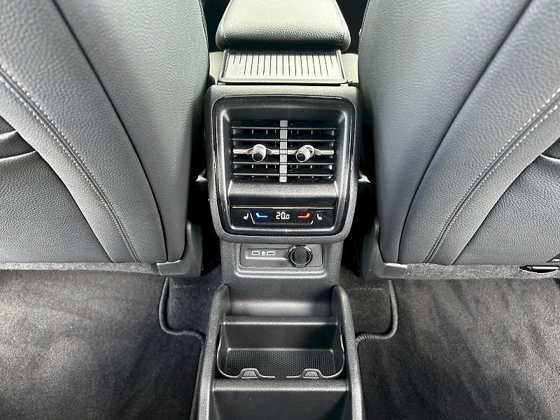 Škoda Kodiaq (2025) 2.0 TDI 142kW 4x4 DSG Exclusiv - fotka 29 z 35