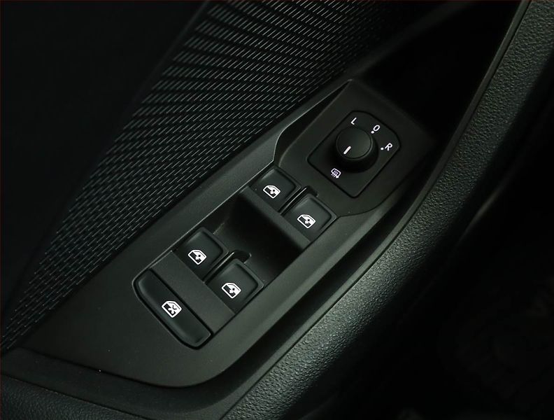 Škoda Octavia (2023) Ambition 2.0 TDI, ČR,1.maj - fotka 15 z 15