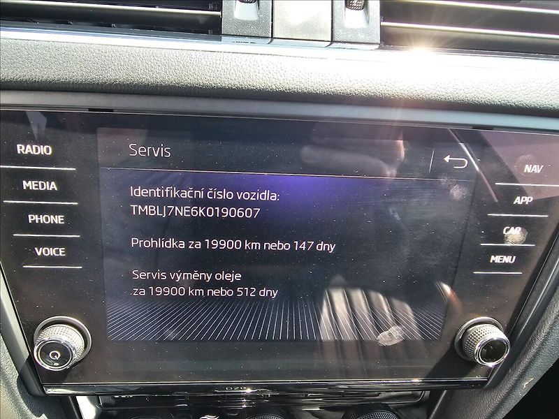 Škoda Octavia III 2,0TDi 110KW STYLE + - fotka 20 z 46