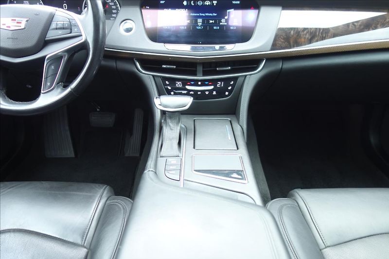 Cadillac CT6 3,6 i V6 250KW,SERV.KN.,AWD. - fotka 25 z 56