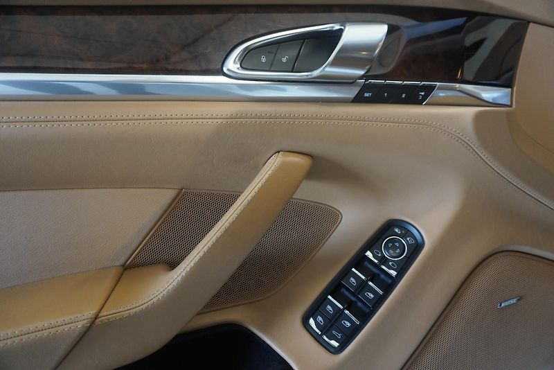 Porsche Panamera  4,8I V8 4WD PD - fotka 18 z 45