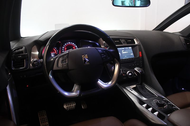 Citroën DS5 (2013) 2.0HDI Automat 120kW Navi ČR - fotka 30 z 36