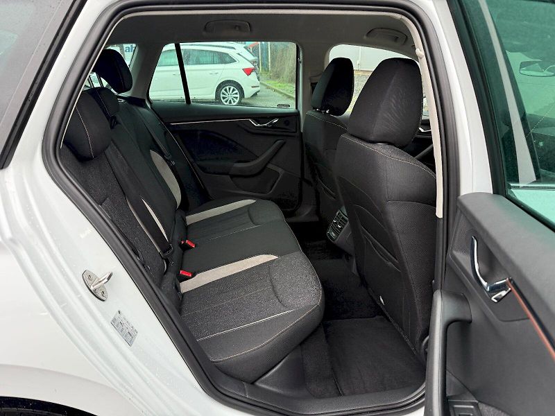 Škoda Kamiq (2024) 1.5 TSI 110 kW TopSelection - fotka 19 z 21