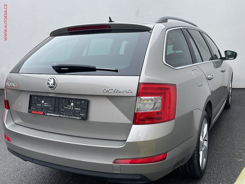 Škoda Octavia (2014) 2.0 TDi, Elegance, +kola - fotka 4 z 21
