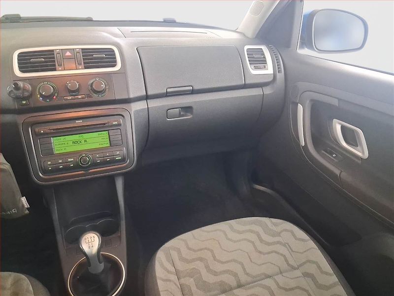 Škoda Roomster (2008) Style 1.4 16V - fotka 8 z 16
