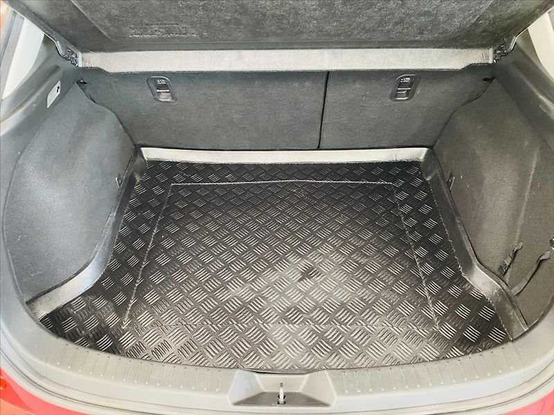 Mazda 3 1,5 Skyactiv-G Navi - fotka 22 z 26