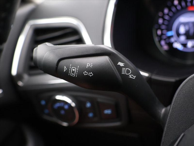 Ford S-MAX 2,0 TDCI 110kW Titanium Pano - fotka 17 z 27