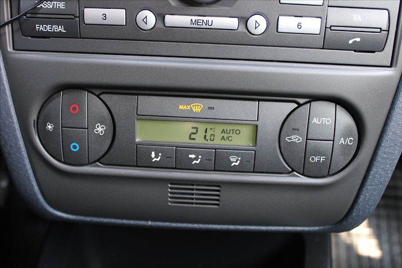 Ford Fusion 1,4 i  ČR,1.MAJITEL,TAŽNÉ - fotka 12 z 31