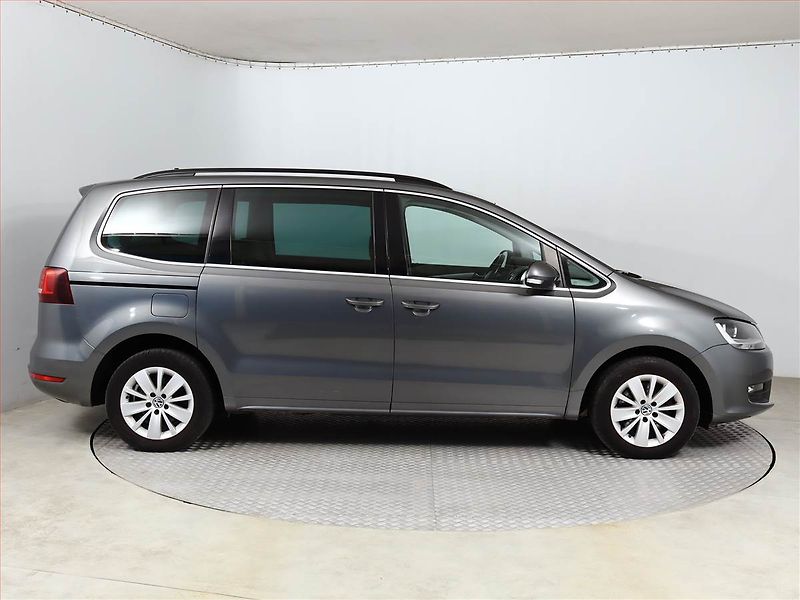 Volkswagen Golf (2017) 1.6 TDI, Navi, Tempomat - fotka 6 z 17