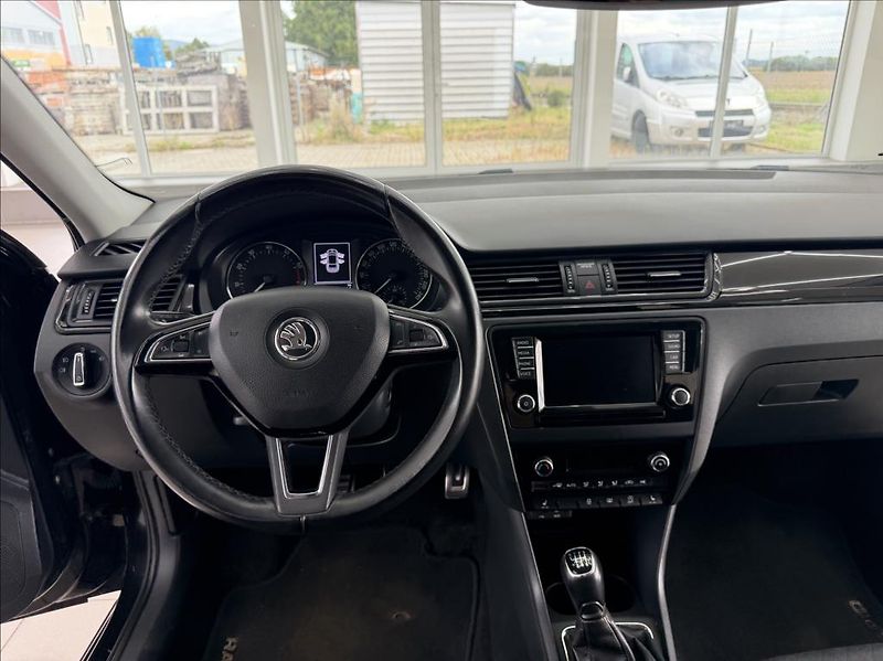 Škoda Rapid 1,2 TSI, Climatronic, CarPlay - fotka 16 z 26