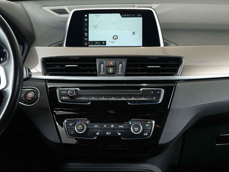 BMW X1 xDrive18d - fotka 14 z 21