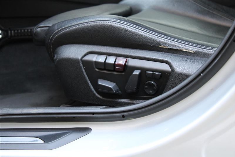 BMW Řada 3 320i GT / xDrive / HUD / 360° - fotka 18 z 49