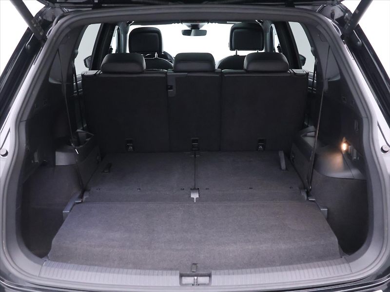 Volkswagen Tiguan Allspace 2,0 TSI 4x4 DSG R-Line 7-Míst - fotka 10 z 38