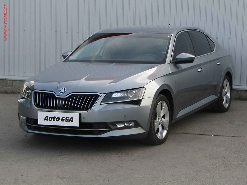Škoda Superb (2016) 1.6 TDi, Ambition, DSG, navi - fotka 3 z 21